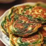 Crêpes coréennes garnies de blettes fraîches et savoureuses