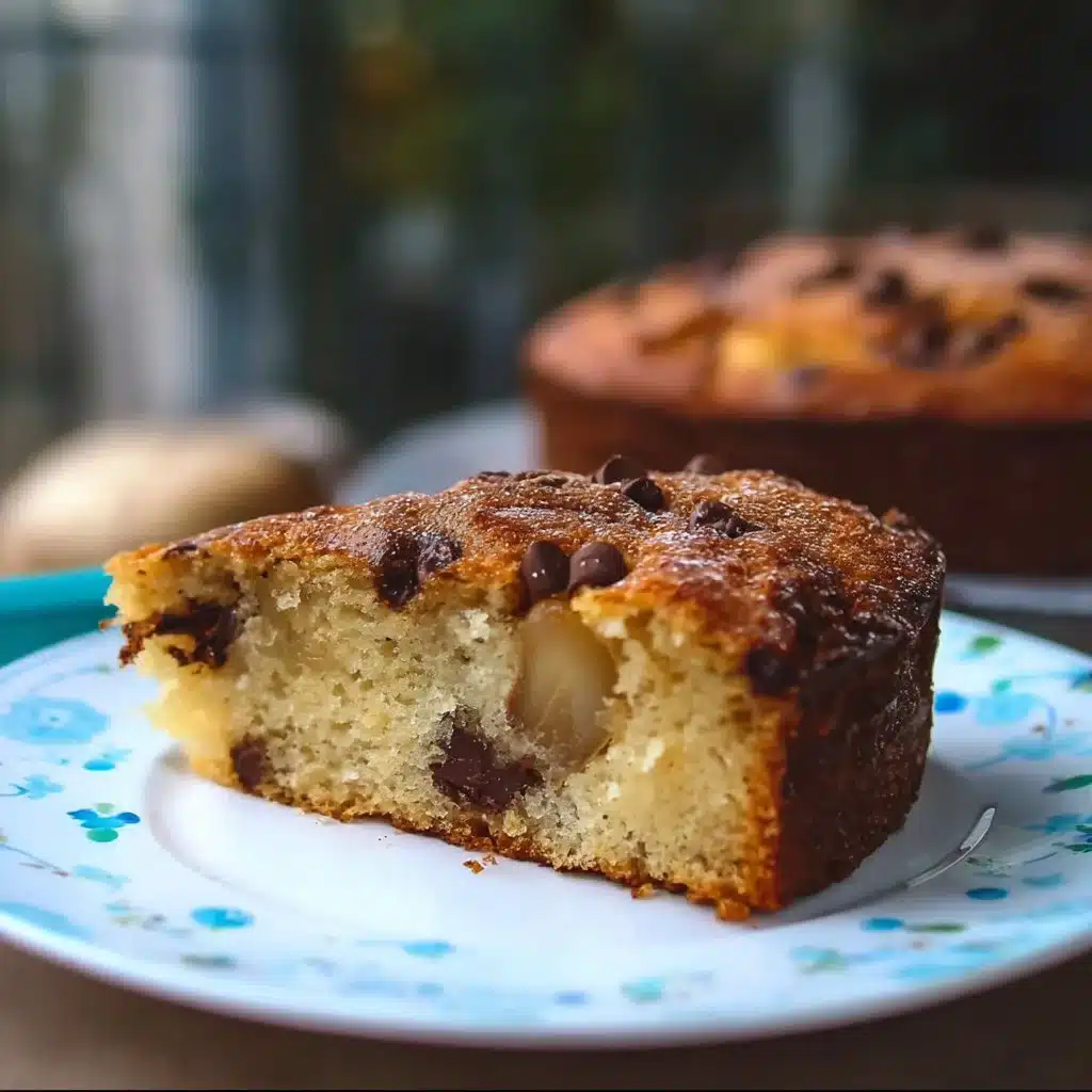 Gâteau aux poires et pépites de chocolat garni de poires caramélisées