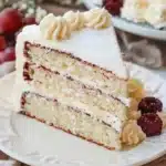 Gâteau velours vanille ultra moelleux avec une texture légère et aérienne.